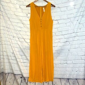 Primi Mustard Colored Cropped Sleeveless Jumpsuit Size Medium Brand New W/Tags